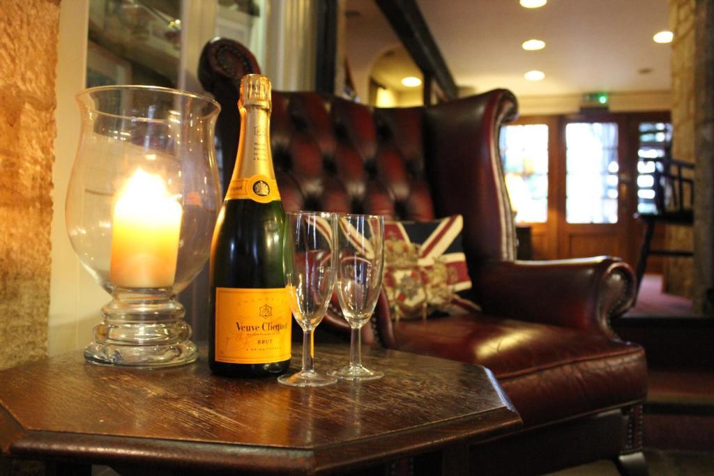 The Golden Pheasant Hotel เบอร์ฟอร์ด ภายนอก รูปภาพ